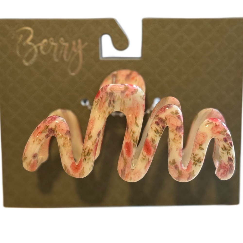 BERRY Spring Time Floral Hair Clip NWT